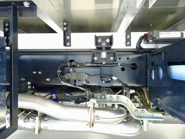 シャーシは 錆止め/マフラー塗装 仕上げに力を入れています。|日野 レンジャー 2KG-FD2ABG(2WD)の写真45