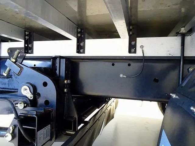 シャーシは 錆止め/マフラー塗装 仕上げに力を入れています。|日野 レンジャー 2KG-FD2ABG(2WD)の写真48