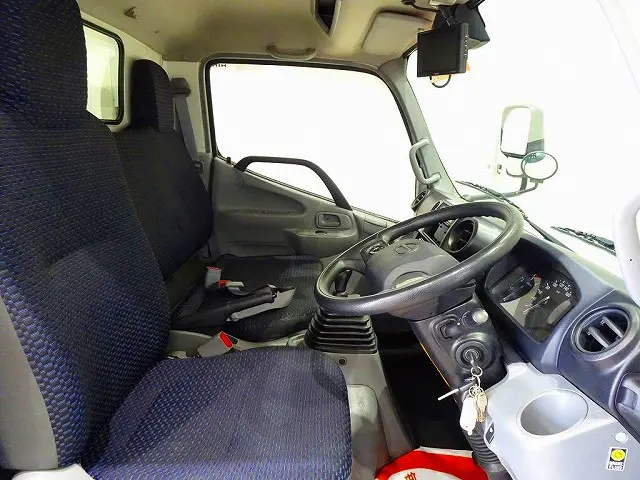 フォグランプ トラクションコントロール 室内LED灯 ハイルーフ フロア6MT|日野 デュトロ 2RG-XZU655M(2WD)の写真6