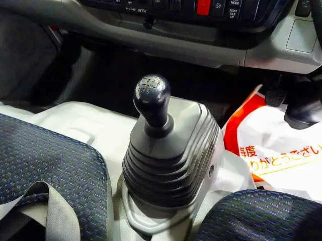 フロア6MT|日野 デュトロ 2RG-XZU655M(2WD)の写真16