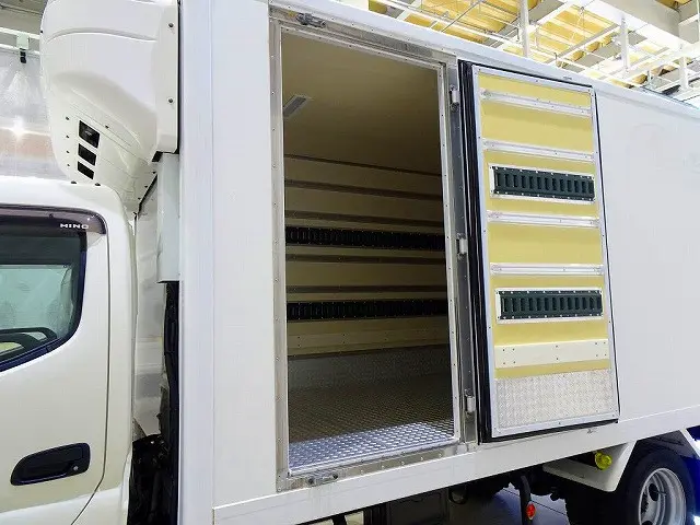 左サイド開閉式ドア(177cm/83cm)|日野 デュトロ 2RG-XZU655M(2WD)の写真30