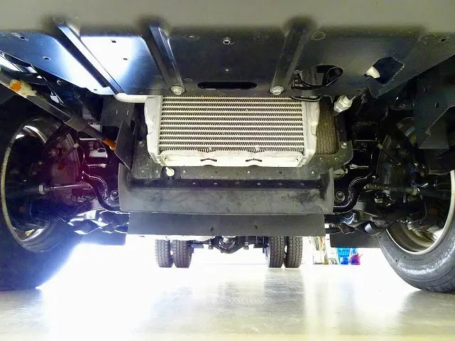 燃料タンク100L タイヤ止め2個 左シャシ中央工具箱|日野 デュトロ 2RG-XZU655M(2WD)の写真37