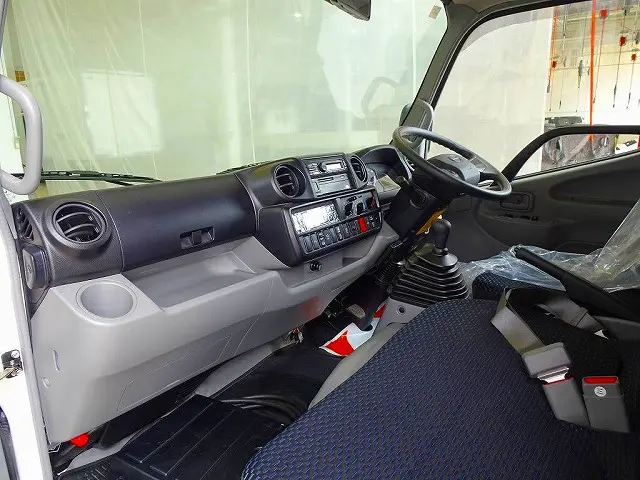 AC PS PW SRS ABS 集中ドアロック 左電格ミラー AM/FMラジオ ETC2.0 バックモニター タコグラフ ターボ 排気ブレーキ|日野 デュトロ 2KG-XZU605M(2WD)の写真7