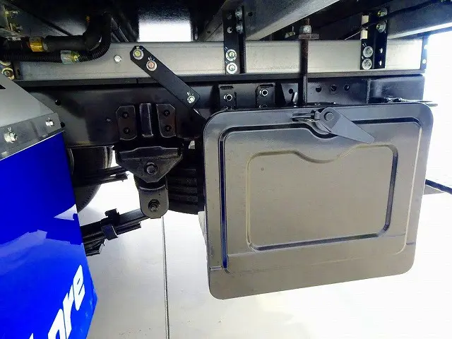 燃料タンク80L 左シャシリア工具箱|日野 デュトロ 2KG-XZU605M(2WD)の写真40