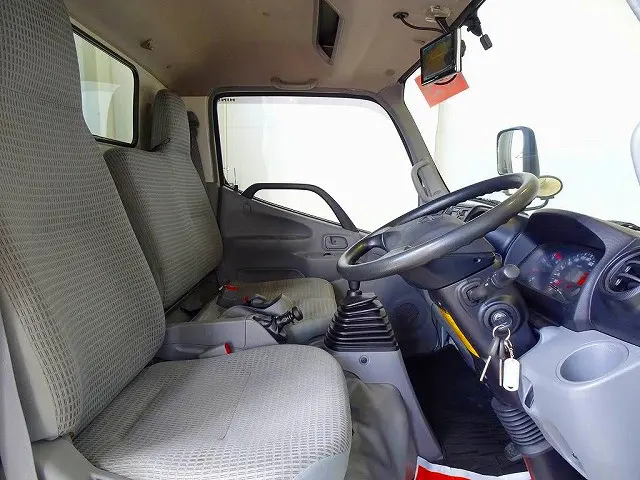車線逸脱警報装置 衝突被害軽減ブレーキ アイドリングストップ フォグランプ トラクションコントロール 電動パーキングブレーキ ハイルーフ|日野 デュトロ TKG-XZU655M(2WD)の写真6