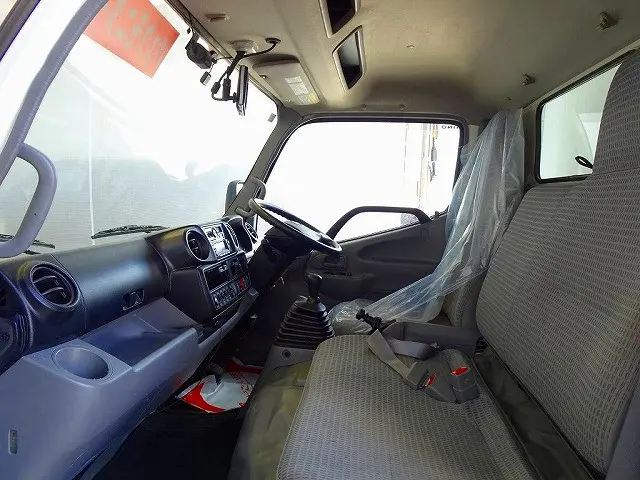 車線逸脱警報装置 衝突被害軽減ブレーキ アイドリングストップ フォグランプ トラクションコントロール 電動パーキングブレーキ ハイルーフ|日野 デュトロ TKG-XZU655M(2WD)の写真8