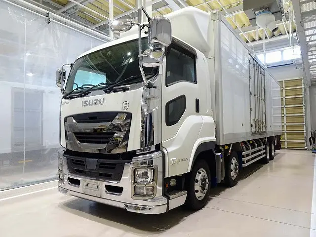 いすゞ ギガ 2PG-CYJ77CA(8x4)の写真1