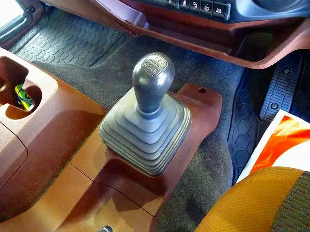 フロア6MT|日野 レンジャー 2KG-FD2ABG(2WD)の写真15