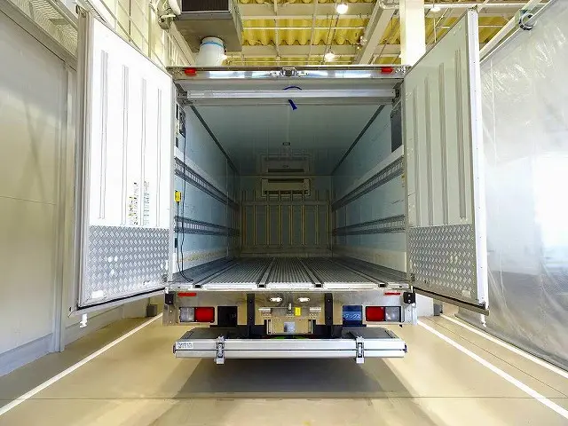 荷台内寸：619×231×206　トランテックス　R扉90度ストッパー/格納ゲート付　箱厚み5.5cm　冷凍機/三菱/TDJS50A-L2　格納ゲート/トランテックス/TRAK10-6495D|日野 レンジャー 2KG-FD2ABG(2WD)の写真21