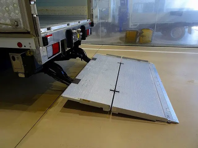 格納ゲート　1,000kg　トランテックス/TRAK10-6495D　PGカートストッパー/サイドガード付　長：155cm　幅：220cm　左シャシリア/荷室内PGスイッチコード|日野 レンジャー 2KG-FD2ABG(2WD)の写真36