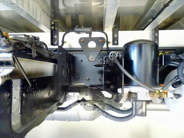 シャーシは 錆止め/マフラー塗装 仕上げに力を入れています。|日野 レンジャー 2KG-FD2ABG(2WD)の写真47