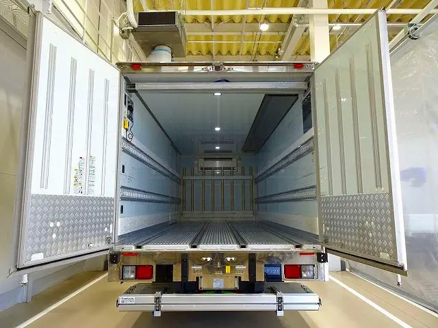 荷台内寸：619×231×206　トランテックス　リア観音扉/格納ゲート付　箱厚み8cm　冷凍機　三菱/TDJS50A-L2　±30度設定　格納ゲート　1,000kg　新明和/TRAK10-6495D|日野 レンジャー 2KG-FD2ABG(2WD)の写真17