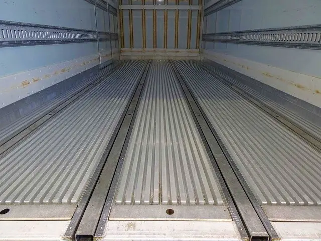 荷台内寸：619×231×206　箱厚み8cm　床キーストン/ジョロダーレール4列(ジョロダー欠)　左サイド開閉式ドア　ラッシング2段/バー2本/ベルト2個　水抜き穴前後2対　荷室LED灯3個|日野 レンジャー 2KG-FD2ABG(2WD)の写真19