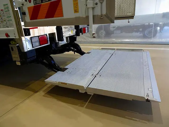 格納ゲート　1,000kg　新明和/TRAK10-6495D　PGカートストッパー/サイドガード付　長：155cm　幅：220cm　左シャシリア/荷室内PGスイッチコード|日野 レンジャー 2KG-FD2ABG(2WD)の写真32