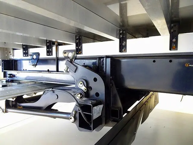 シャーシは 錆止め/マフラー塗装 仕上げに力を入れています。|日野 レンジャー 2KG-FD2ABG(2WD)の写真48