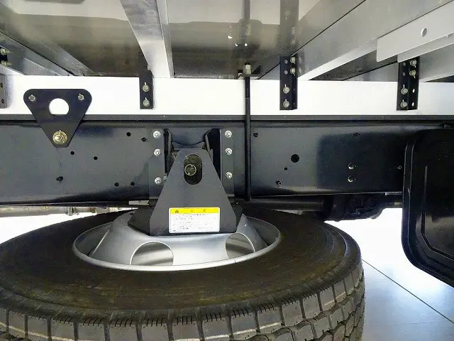 シャーシは 錆止め/マフラー塗装 仕上げに力を入れています。|日野 レンジャー 2KG-FD2ABG(2WD)の写真41