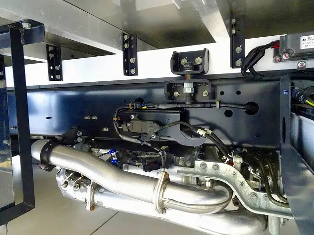 シャーシは 錆止め/マフラー塗装 仕上げに力を入れています。|日野 レンジャー 2KG-FD2ABG(2WD)の写真45