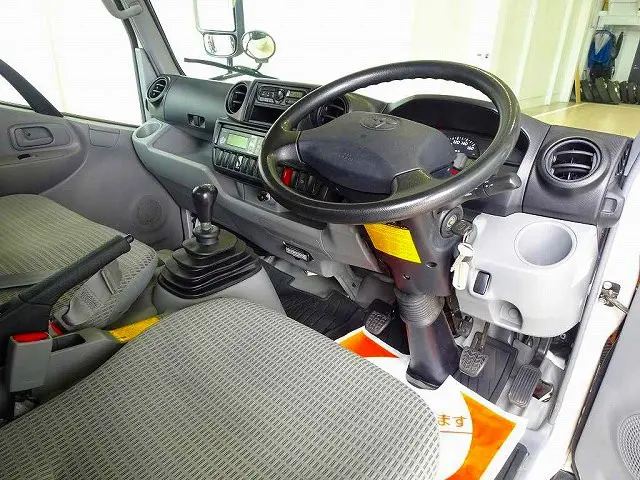 AC PS PW SRS ABS 集中ドアロック 左電格ミラー AM/FMラジオ ETC バックモニター ターボ フォグランプ|トヨタ トヨエース LDF-KDY281(4WD)の写真5