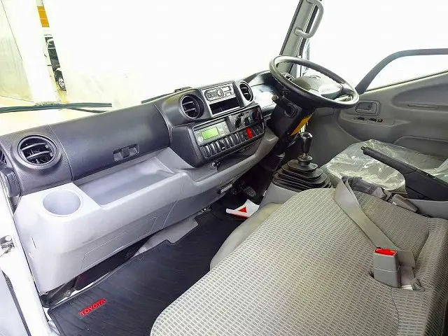 AC PS PW SRS ABS 集中ドアロック 左電格ミラー AM/FMラジオ ETC バックモニター ターボ フォグランプ|トヨタ トヨエース LDF-KDY281(4WD)の写真7