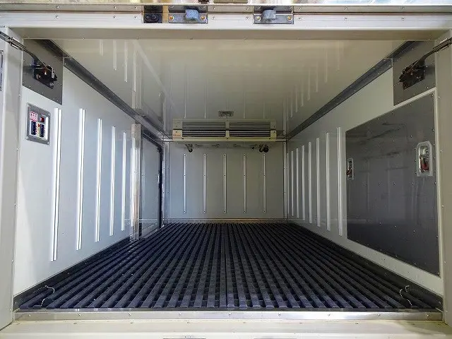 荷台内寸:293×155×105/109 床ステンレス/プラスチックすのこ付 左サイドスライドドア 水抜き穴2対 荷室灯1個 リアバンパーステップ折り畳み格納式 低温/-22度~35度設定-12度確認|トヨタ トヨエース LDF-KDY281(4WD)の写真20