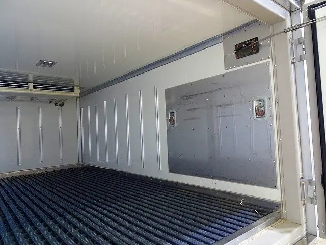 荷台内寸:293×155×105/109 床ステンレス/プラスチックすのこ付 左サイドスライドドア 水抜き穴2対 荷室灯1個 リアバンパーステップ折り畳み格納式 低温/-22度~35度設定-12度確認|トヨタ トヨエース LDF-KDY281(4WD)の写真24