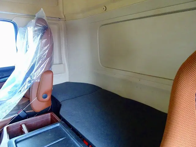 2人乗りベッド付　室内LED灯/カーテン　ハイルーフ　消火器1個|日野 プロフィア 2DG-FR1AHG(6x2)の写真9