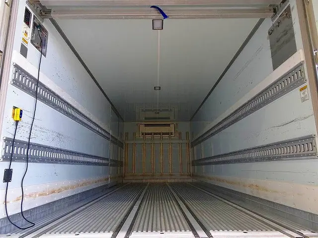 荷台内寸：619×231×206　床キーストン/ジョロダーレール4列　リア門枠中央ジョロダー入れケース　左サイド開閉式ドア　ラッシングレール2段/バー2本　水抜き穴前後2対　荷室LED灯3個|日野 レンジャー 2KG-FD2ABG(2WD)の写真22