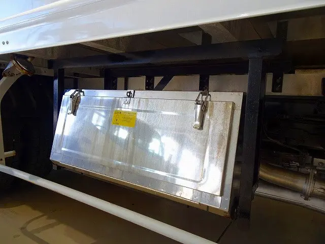 燃料タンク200L　右シャシ中央ステンレス製工具|日野 レンジャー 2KG-FD2ABG(2WD)の写真49