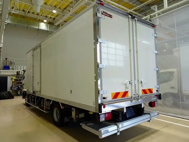 お問合せ管理No.H696　レンジャー 2.3t ワイドベッド付 低温冷凍車 格納ゲート付 リアエアサス 240ps 未使用車|日野 レンジャー 2KG-FD2ABG(2WD)の写真4