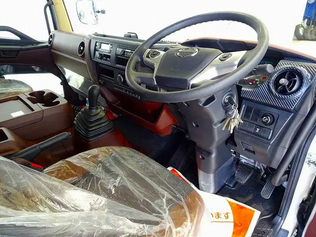 オートAC　PS　PW　SRS　ABS　集中ドアロック　左電格ミラー　エアサスシート/肘掛け　AM/FMラジオ　ETC　バックモニター　アドブルー　ターボ　排気ブレーキ　フロア6MT|日野 レンジャー 2KG-FD2ABG(2WD)の写真5