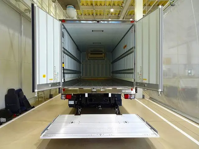 荷台内寸：613×225×200　　R観音扉/90度ストッパー/格納ゲート付　箱厚み8cm　冷凍機/三菱/TDJS50J-1L2　±30度設定　PG/1,000kg　新明和/RAK10-6495D|日野 レンジャー 2KG-FD2ABG(2WD)の写真22