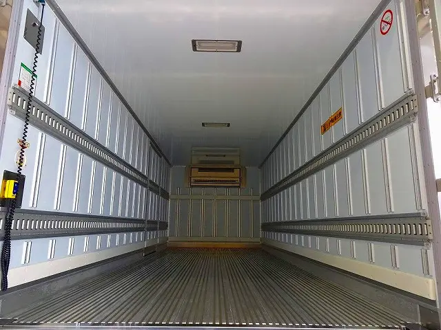 荷台内寸：613×225×200　床キーストン　左サイド開閉式ドア　ラッシングレール2段/ベルト2個　水抜き穴前後2対　荷室LED灯3個　±30度設定　-12度確認　PG/1,000kg|日野 レンジャー 2KG-FD2ABG(2WD)の写真23