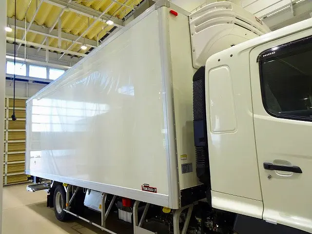 荷台内寸：613×225×200　床キーストン　左サイド開閉式ドア　ラッシングレール2段/ベルト2個　水抜き穴前後2対　荷室LED灯3個　±30度設定　-12度確認　PG/1,000kg|日野 レンジャー 2KG-FD2ABG(2WD)の写真29