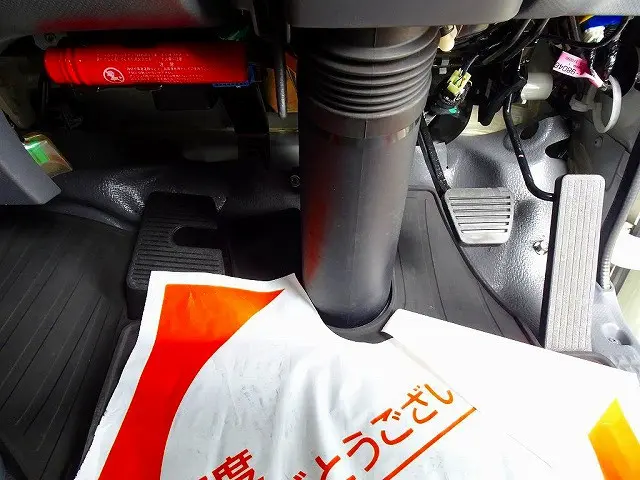 フロアAT 2ペダル|いすゞ エルフ 2RG-NPR88AN(2WD)の写真17