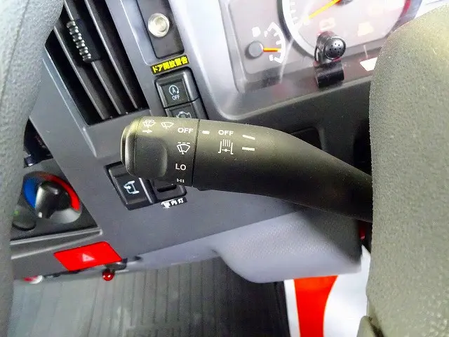 いすゞ エルフ 2RG-NPR88AN(2WD)の写真19