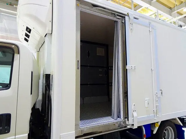 左サイドスライドドア(184cm/83cm)|いすゞ エルフ 2RG-NPR88AN(2WD)の写真31
