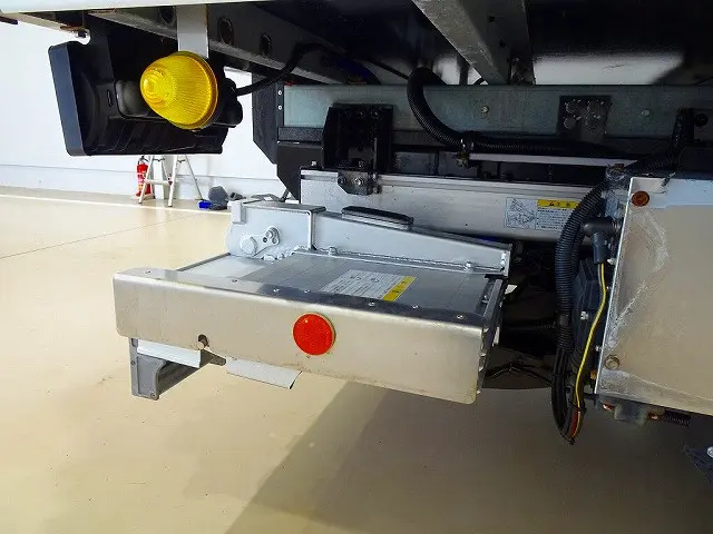 格納ゲート 1,000kg 極東開発/CG1001G-B3MRA2 リモコン付 カートストッパー/サイドガード付 長:135cm 幅:191cm 左シャシリア/荷室内PGスイッチコード |いすゞ エルフ 2RG-NPR88AN(2WD)の写真32