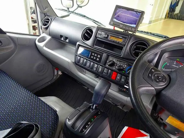 AC PS PW SRS ABS 集中ドアロック AM/FMラジオ ETC バックモニター ドラレコ ターボ 排気ブレーキ 車線逸脱警報装置 PCS アイドリングストップ TRC|日野 デュトロ 2RG-XZC605M(2WD)の写真9