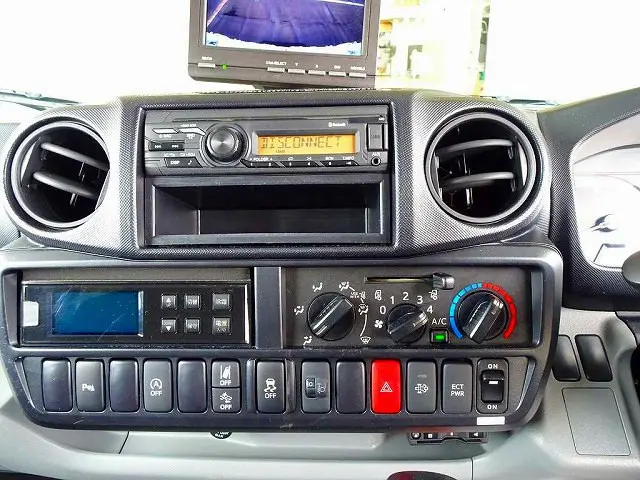AC PS PW SRS ABS 集中ドアロック AM/FMラジオ ETC バックモニター ドラレコ ターボ 排気ブレーキ 車線逸脱警報装置 PCS アイドリングストップ TRC|日野 デュトロ 2RG-XZC605M(2WD)の写真10