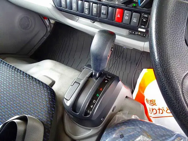 フロアAT 2ペダル|日野 デュトロ 2RG-XZC605M(2WD)の写真16