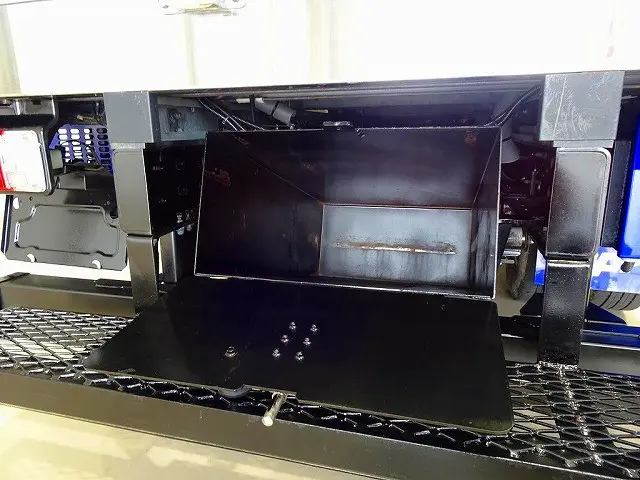 リアシャシ中央工具入れケース|日野 デュトロ 2RG-XZC605M(2WD)の写真30