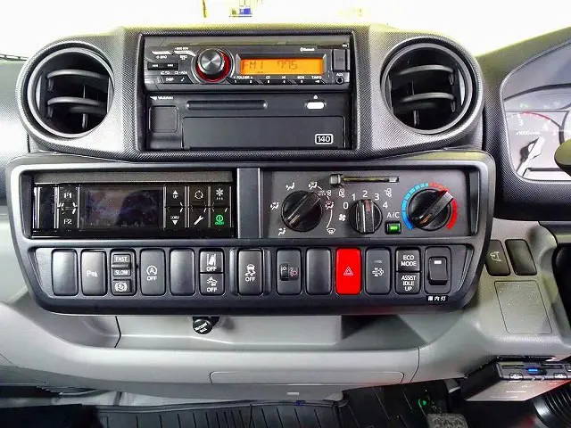 AC　PS　PW　SRS　ABS　集中ドアロック　左電格ミラー　AM/FMラジオ　ETC2.0　バックモニター　タコグラフ　ターボ　排気ブレーキ　フロア6MT|日野 デュトロ 2KG-XZU605M(2WD)の写真10