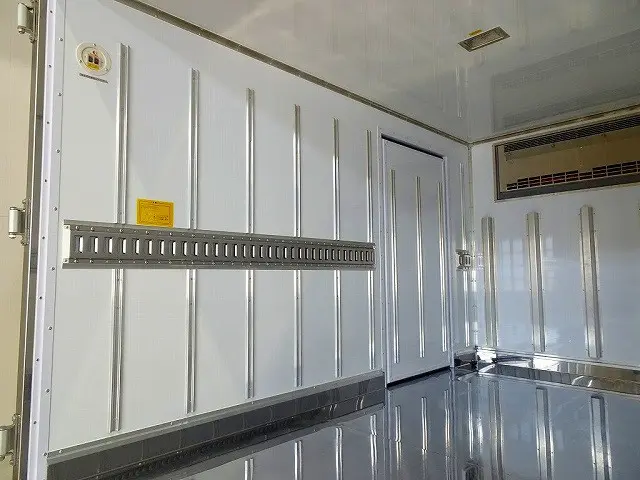 荷台内寸：301×166×176　床ステンレス　左サイドスライドドア(159cm/82cm)　ステンレス製ラッシングレール1段(80cm)　水抜き穴前1対　荷室灯1個　±30度設定　-14度確認|日野 デュトロ 2KG-XZU605M(2WD)の写真26