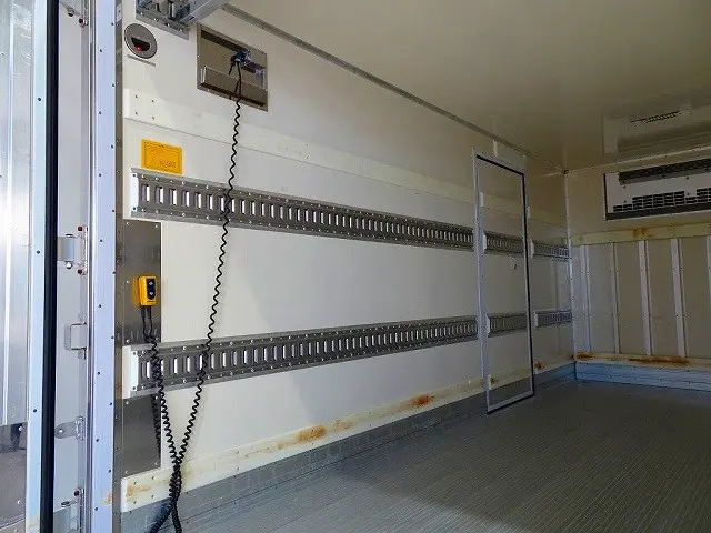 ステンレス製ラッシングレール(60cm/120cm)/バー2本　荷室内PGスイッチコード|いすゞ エルフ SKG-NPR85AN(2WD)の写真26