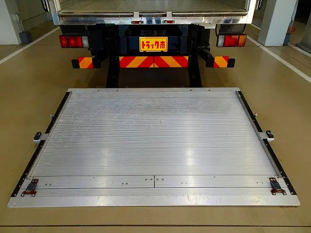 マルチゲート　1,000kg　新明和/RAM10-1245N　ゲート手動開閉　カートストッパー/サイドガード　長：147cm　幅：201cm/有効幅：188cm　左シャシリア/荷室内PGスイッチコード|いすゞ エルフ SKG-NPR85AN(2WD)の写真32