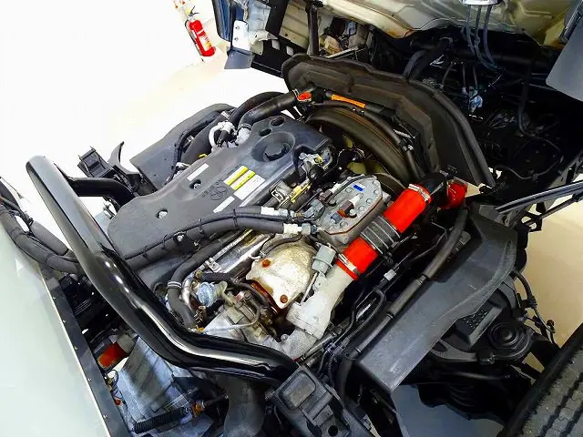 エンジンルーム|いすゞ エルフ SKG-NPR85AN(2WD)の写真37