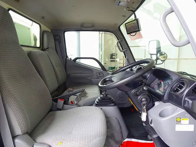 AC　PS　PW　SRS　ABS　集中ドアロック　左電格ミラー　AM/FMラジオ　ETC　バックモニター　ターボ　フォグランプ|トヨタ トヨエース LDF-KDY281(4WD)の写真6