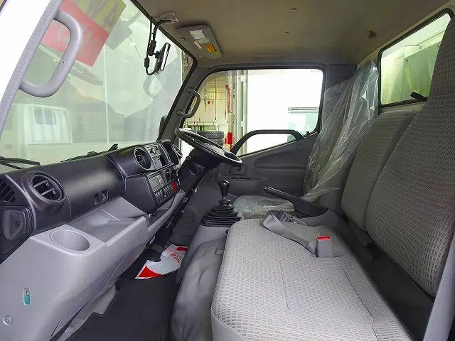 AC　PS　PW　SRS　ABS　集中ドアロック　左電格ミラー　AM/FMラジオ　ETC　バックモニター　ターボ　フォグランプ|トヨタ トヨエース LDF-KDY281(4WD)の写真8