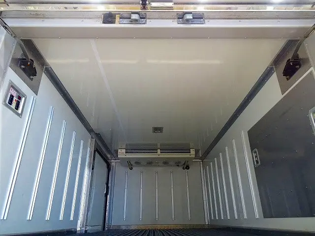 荷台内寸：293×155×105/109　床ステンレス/プラスチックすのこ付　左サイドスライドドア　水抜き穴前後2対　荷室灯1個　リアバンパーステップ折り畳み格納式　-22度～35度設定　-12度確認|トヨタ トヨエース LDF-KDY281(4WD)の写真24