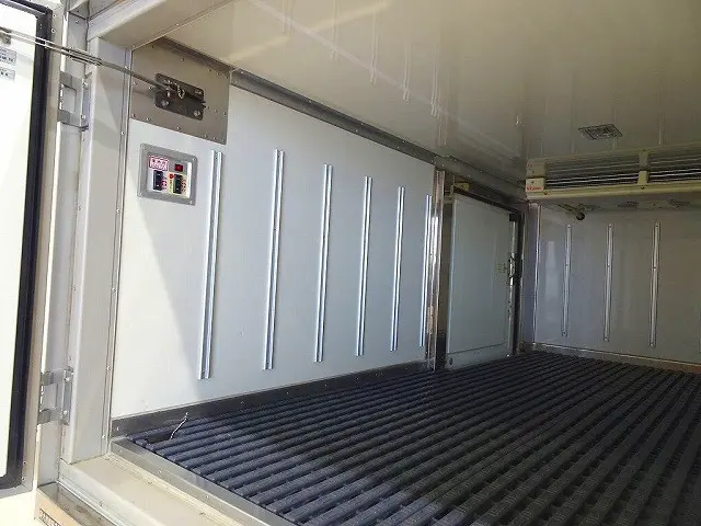 荷台内寸：293×155×105/109　床ステンレス/プラスチックすのこ付　左サイドスライドドア　水抜き穴前後2対　荷室灯1個　リアバンパーステップ折り畳み格納式　-22度～35度設定　-12度確認|トヨタ トヨエース LDF-KDY281(4WD)の写真25